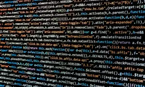 Kod źródłowy z widocznym **pogrubieniem czcionki HTML**.
