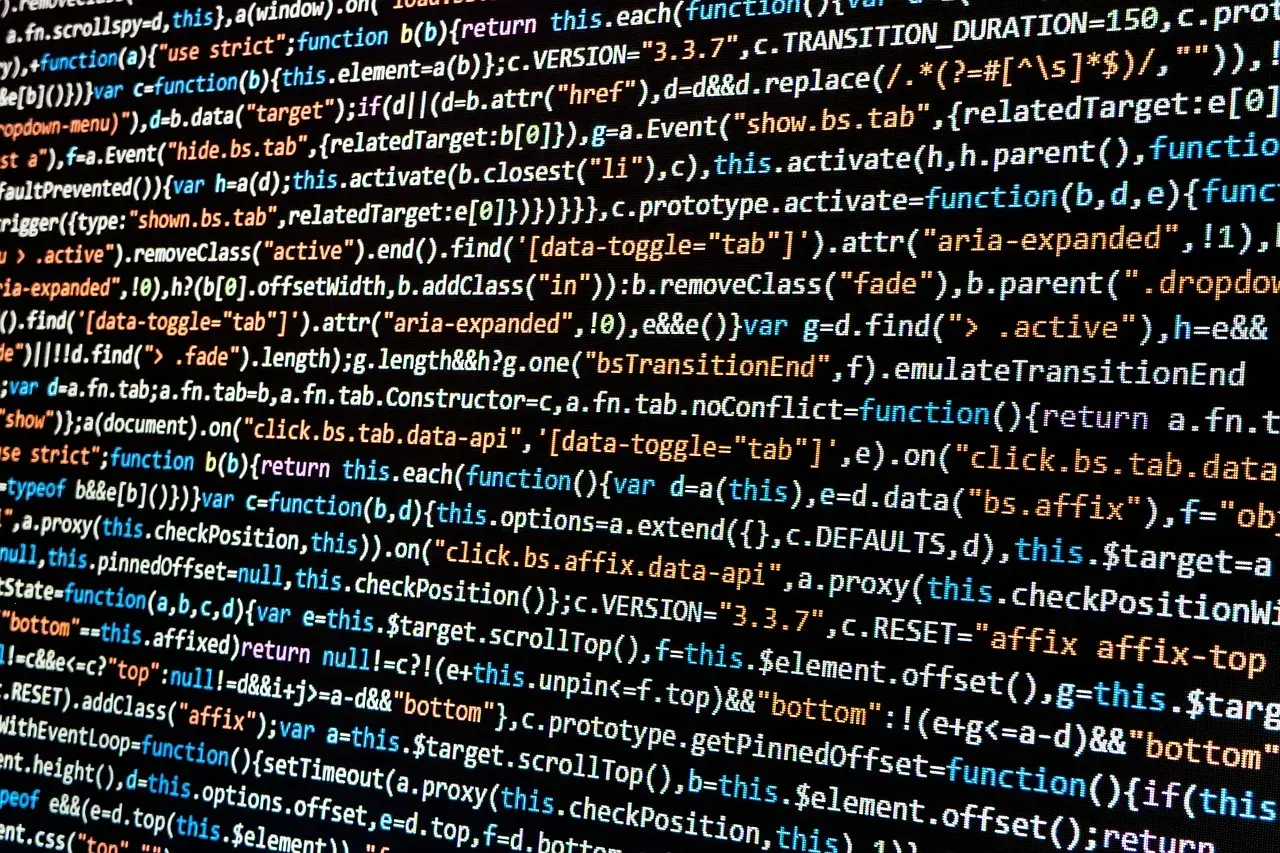 Kod źródłowy z widocznym **pogrubieniem czcionki HTML**.
